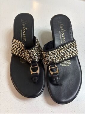 Italiana Black Wedge Sandal with Gold Detail & Woven Strap Women’s Size 8.5